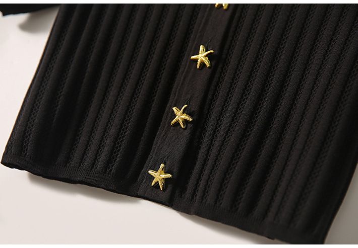 Maglietta a maniche corte con scollo a V francese spessa, delicata e alla moda, estiva 2024 da donna_voghion.com