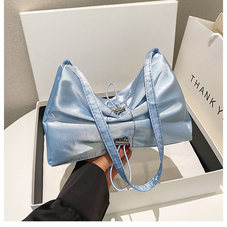 Νέα τάση μόδας, ευέλικτη και εξειδικευμένη ασημένια γυναικεία τσάντα μασχάλης, πλισέ τσάντα με αλυσίδα, όμορφη και εξατομικευμένη τσάντα χιαστί με φιόγκο και ενιαία πλάτη_voghion.com