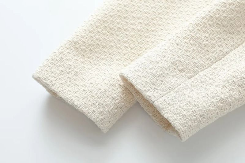 Women's round neck buttoned textured suit jacket_voghion.com