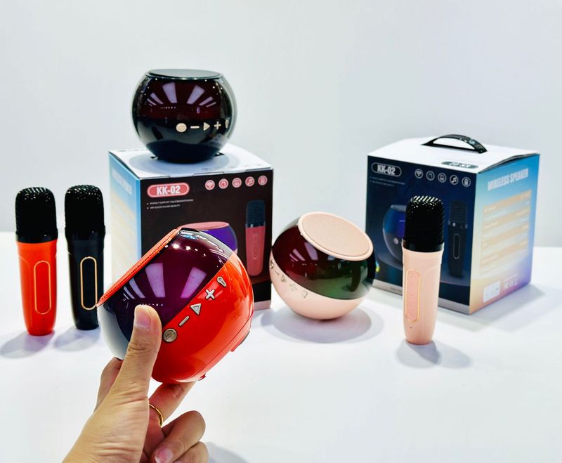 Wireless Bluetooth microphone, K-song high volume subwoofer, high-quality wireless home outdoor portable small speaker_voghion.com