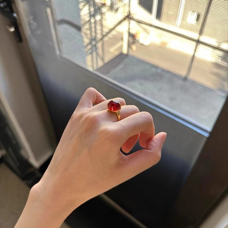 High-Value Versatile Red Agate Cabochon High-End Appearance Whitening Elegant Index Finger Ring For Women_voghion.com
