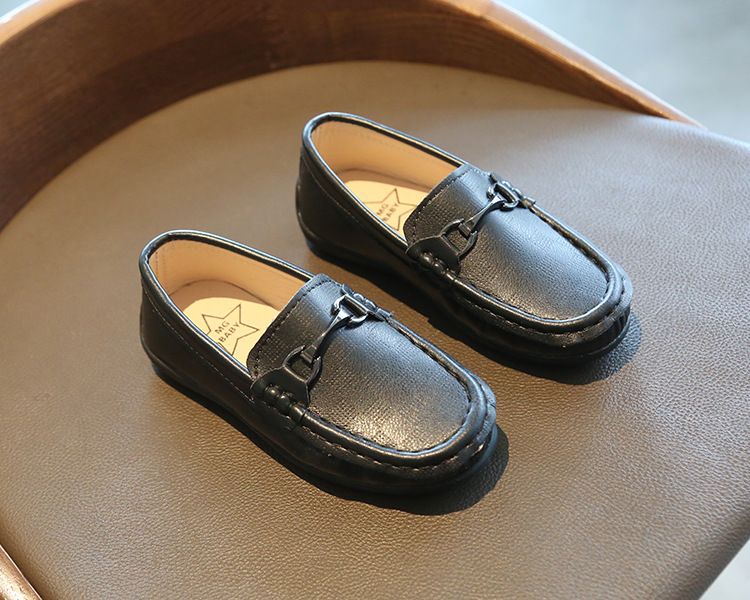 Kinderkleding Jongens en Meisjes Mocassins Zomer Nieuwe Mode Metalen Gesp Schoenen Zachte Bodem Ronde Neus Instappers Sportschoenen Voor Kinderen_voghion.com