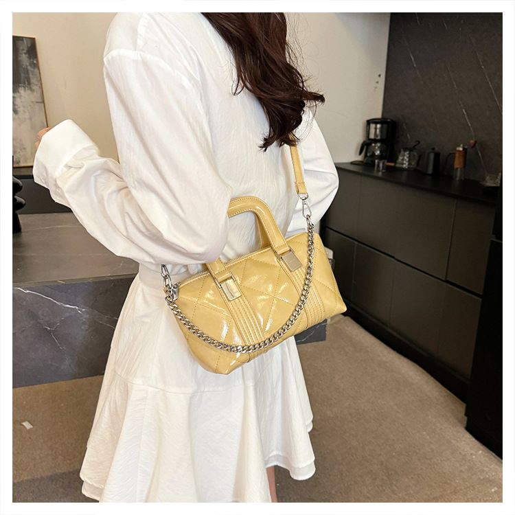 Borsa a mano con catena trapuntata per donna 2025, nuova borsa a secchiello a tracolla semplice, versatile e alla moda_voghion.com