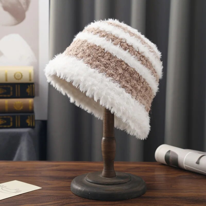 Nuova versione coreana con pannelli a righe in maglia da donna Autunno e inverno caldo berretto di protezione per le orecchie moda morbido peluche pescatore_voghion.com