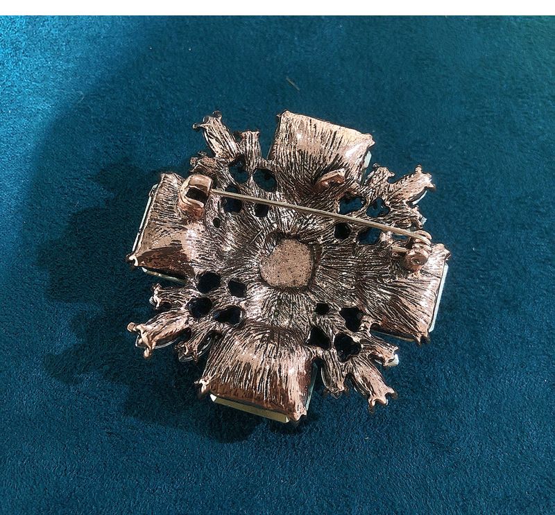 Classic Square Geometric Rhinestone Brooch Fashion Women's Coat Pin Accessory Corsage_voghion.com