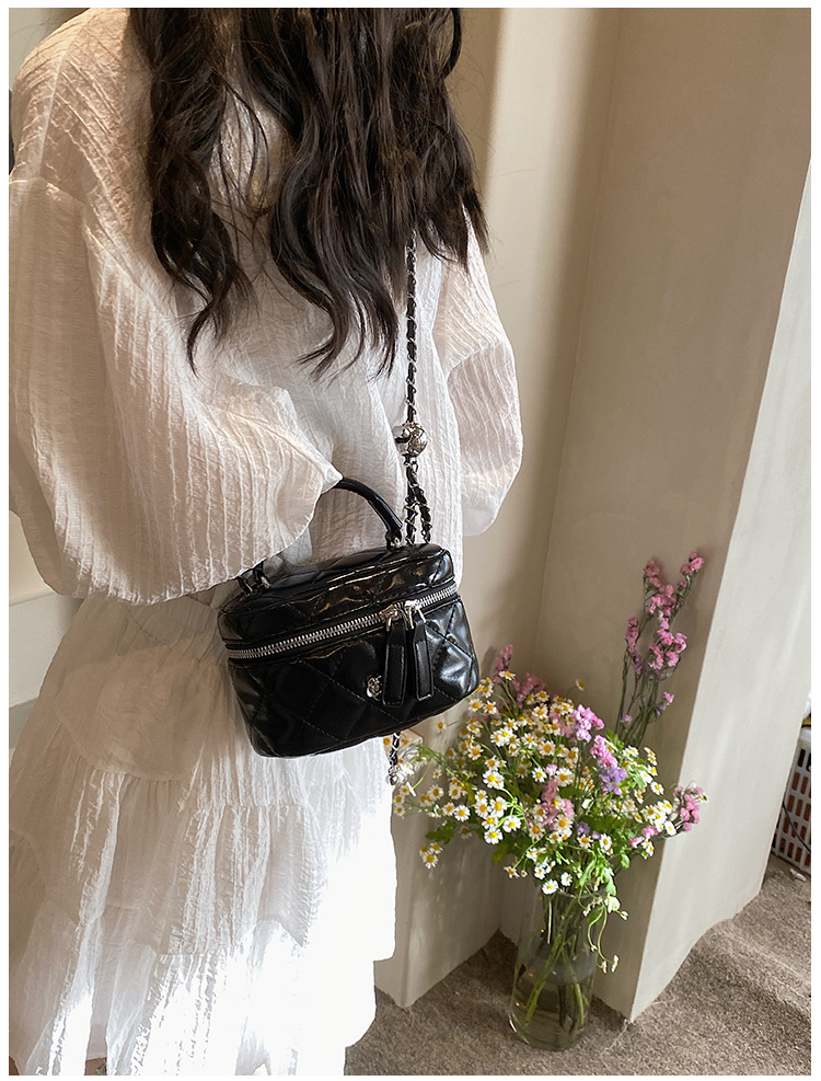 Ručne torbice popularne ove godine, ženske nove torbice za ramena s dijamantnom mrežom u zapadnjačkom stilu za 2024., svestrane, s lancem i kutijom_voghion.com