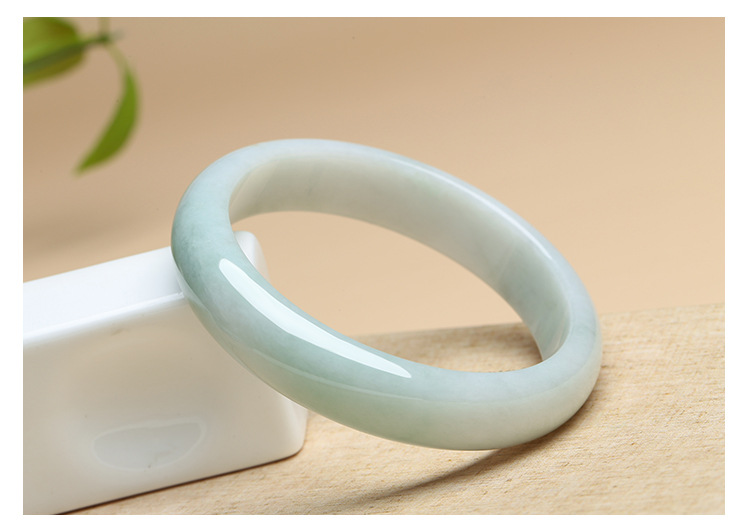 Pulsera de jadeíta birmana natural tipo A Brazalete de jade_voghion.com