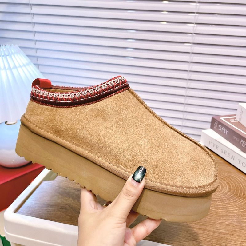 2025 Winter New Sheepskin Wool Integrated Ethnic Style Lazy Shoes Non-Slip Warm Height-Increasing Thick-Soled Snow Boots_voghion.com