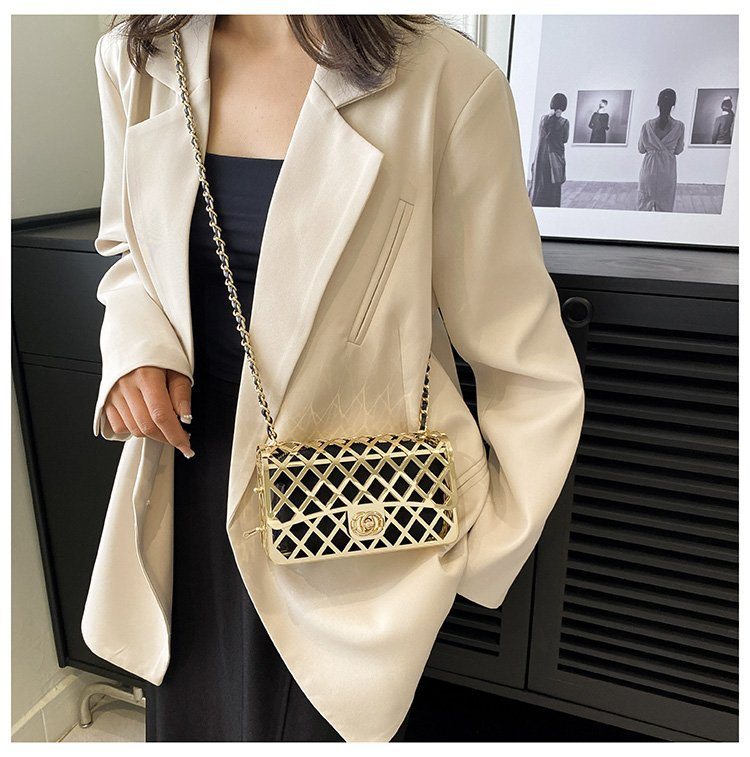 Xiaoxiang Wind Rhombic liten väska Kvinnor 2023 Sommar Nytt Mode Liten fyrkantig väska high-end sense chain axel Messenger bag_voghion.com