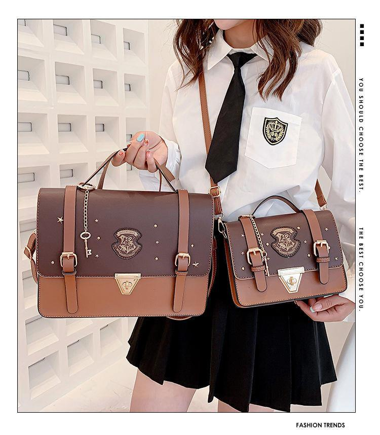 Borsa a tracolla a mano della Scuola di Magia e Stregoneria di Hogwarts dello stesso stile Borsa Cambridge Borsa a tracolla in stile britannico_voghion.com