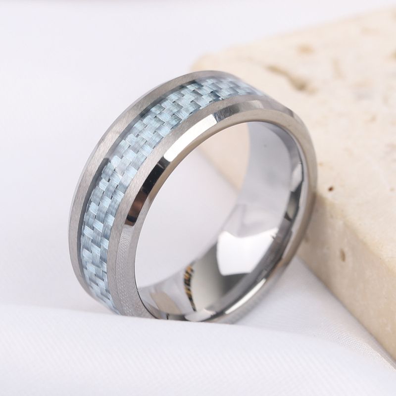Anello alla moda da 8 mm di larghezza in tungsteno e fibra di carbonio per uomo in più colori_voghion.com
