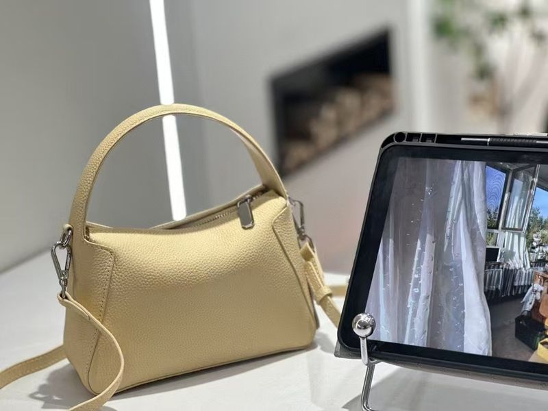 Handbag 2025 New Fashion Single Shoulder Crossbody Small Square Genuine Leather Women's Niche Design Dumpling Bag_voghion.com