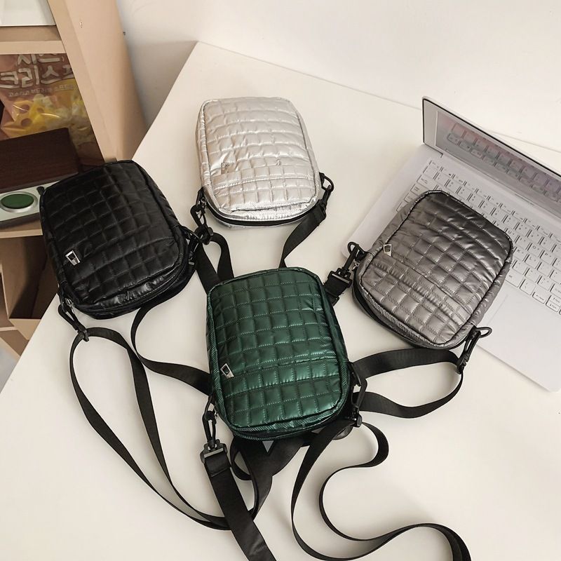 Borsa a tracolla piccola imbottita in cotone autunno inverno da donna 2024, nuova borsa a tracolla casual sportiva mini per telefono da uomo_voghion.com