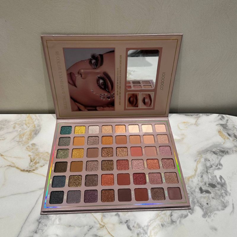 Ombretto Nuova palette di ombretti color terra da 48 colori, opachi e perlescenti_voghion.com