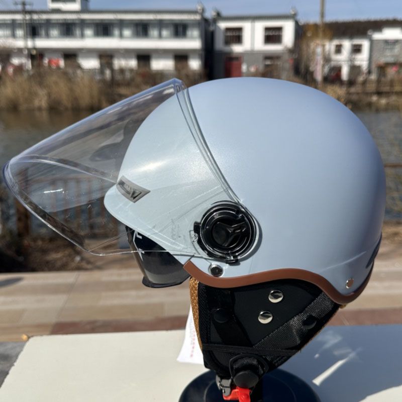 Motocyklová helma s dvojitým zorníkem pro čtyři sezóny, certifikovaná 3C, pánská/dámská, šedá, zimní, odnímatelná, s teplými a lehkými ušními chrániči._voghion.com