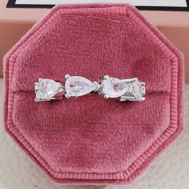 Anello semplice con diamante pieno di zirconi di lusso Senso di design avanzato di minoranza femminile r4577_voghion.com