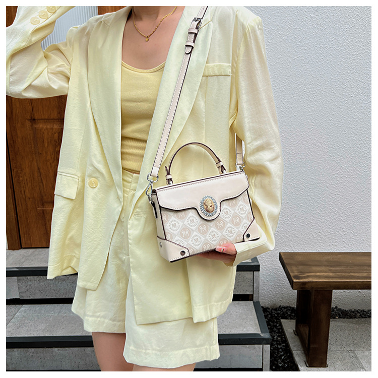 2023 Primavera e l'estate Nuovo stile francese dolce ricamato Box Bag Borsa da donna Advanced Sense Messenger Versatile Borsa da donna_voghion.com