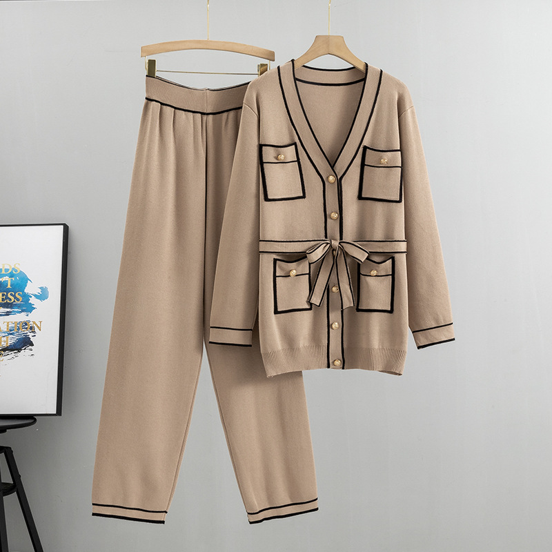 Completo da donna in due pezzi, cardigan, pantaloni e gamba larga_voghion.com