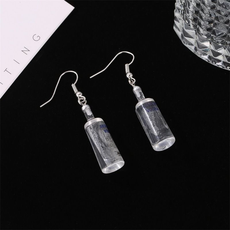 Nouvelle bouteille d'eau minérale de bière Vodka amusante Boucles d'oreilles créatives et polyvalentes pour célébrités sur Internet_voghion.com