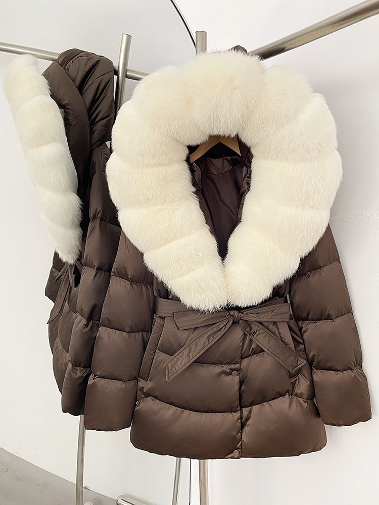 Women’s Long Puffer Coat With Detachable Fox Fur Collar – Elegant Waist-Tie Design, High-End Winter Jacket_voghion.com