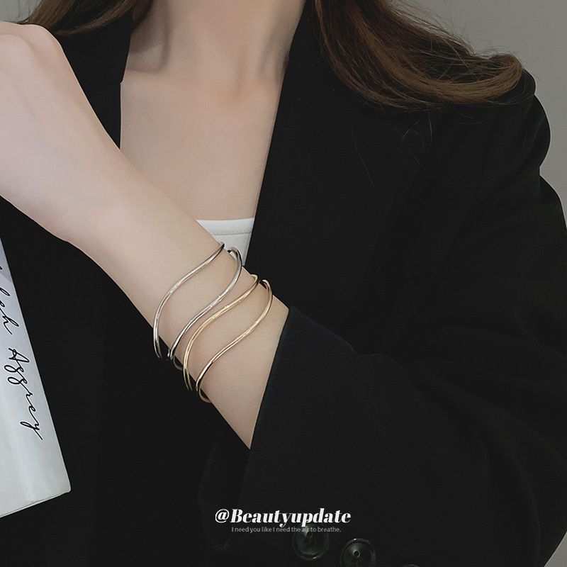 Cold Wind Cross Wave New Light Luxury Fashion Bracelet, Simple And High End Handpiece_voghion.com