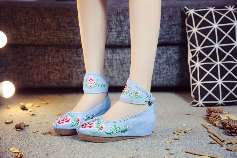 Tacchi alti, scarpe da ballo singole in tessuto ricamato con tacco inclinato all'interno, scarpe da donna primaverili e autunnali, stile etnico_voghion.com