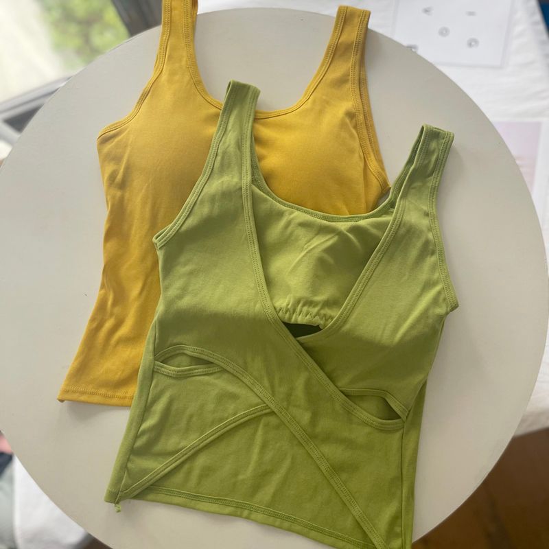 Bellissimo reggiseno interno esterno con parte posteriore piccola, canotta bianca_voghion.com