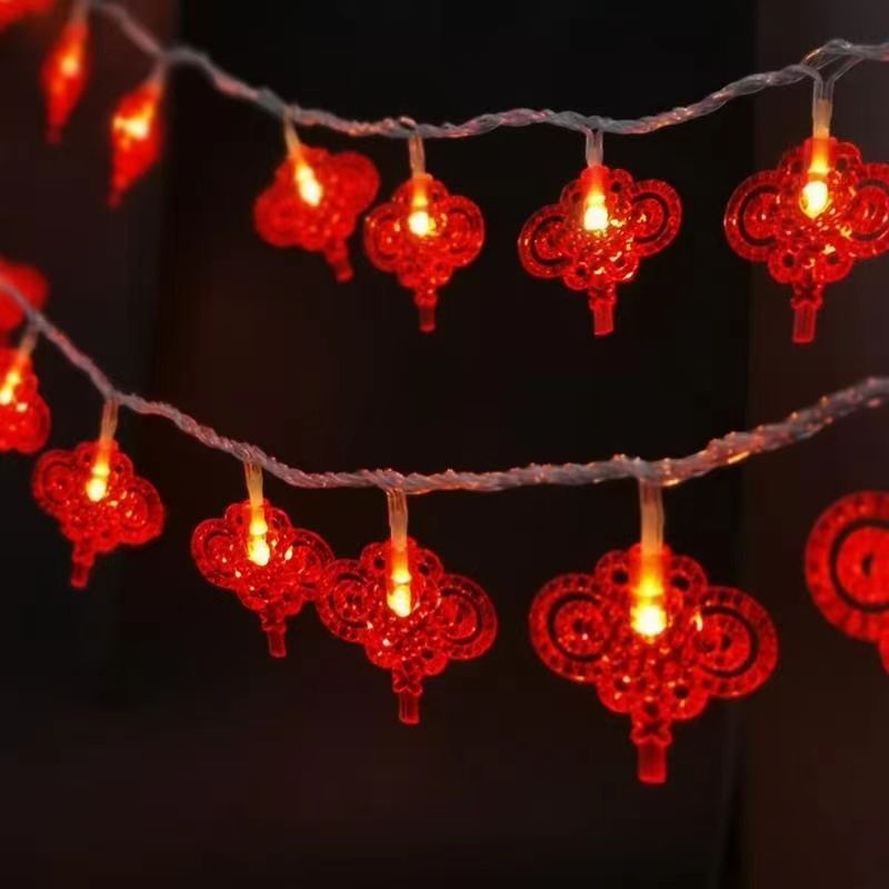 Lampki solarne LED z czerwonymi lampionami i chińskimi węzłami – wodoodporne, sterowane pilotem, 8 trybów, idealne do dekoracji świątecznych na świeżym powietrzu_voghion.com