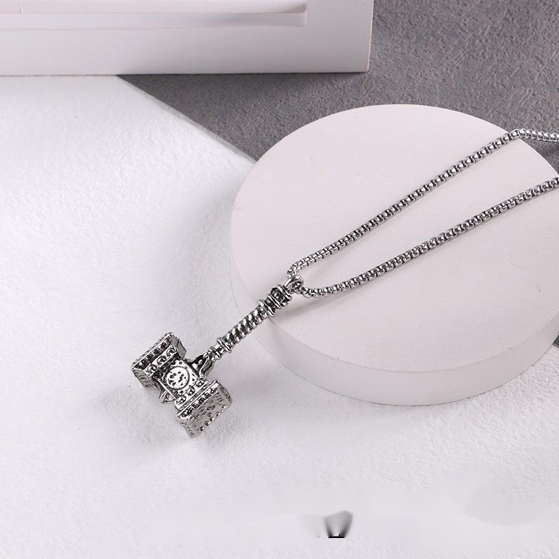 Kaulakoru, miesten persoonallisuus, ruostumattomasta teräksestä, dominoiva retrotyyli, titaaniteräksestä, vuorovesi-merkkinen ukkonen-vasara-riipus, riipuslisävarustekaulakoru_voghion.com