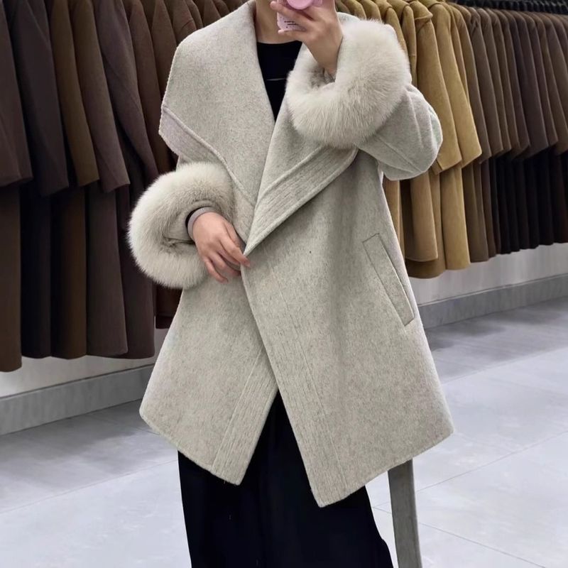 Women's Clothing Double-Faced Wool Coat With Fox Fur Collar Belted Waist, Oversized Lapel, Mid-Length Korean Style Trench Coat, Petite-Friendly_voghion.com