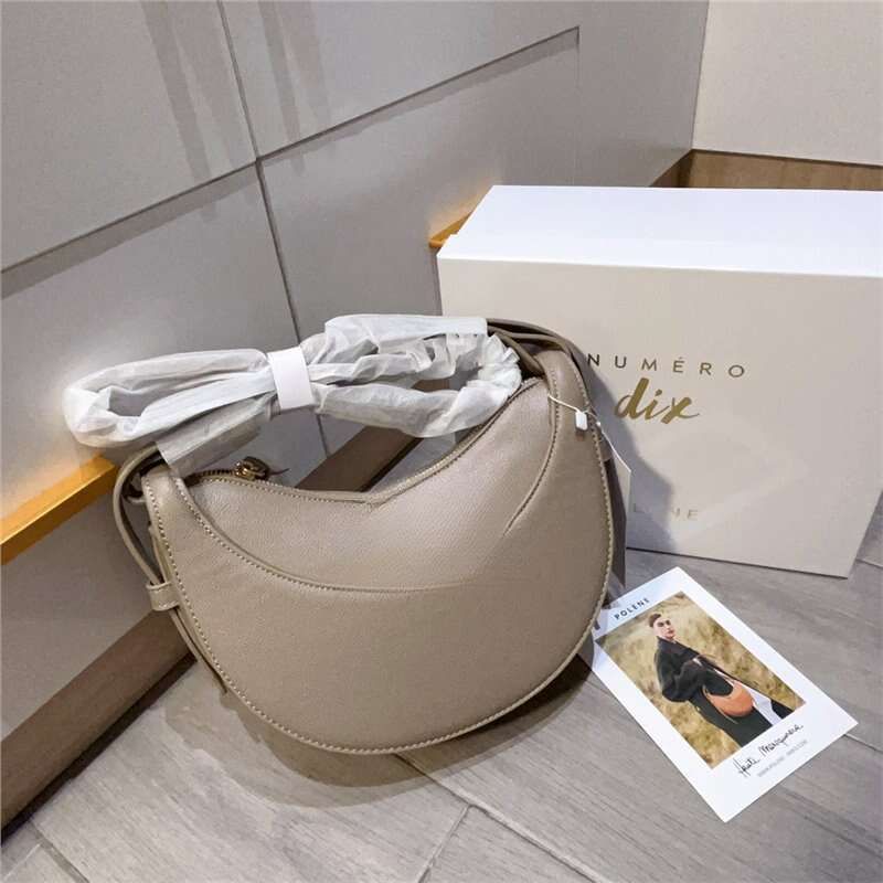 Borsa a tracolla da ascella in vera pelle di mucca Crescent Saddle_voghion.com