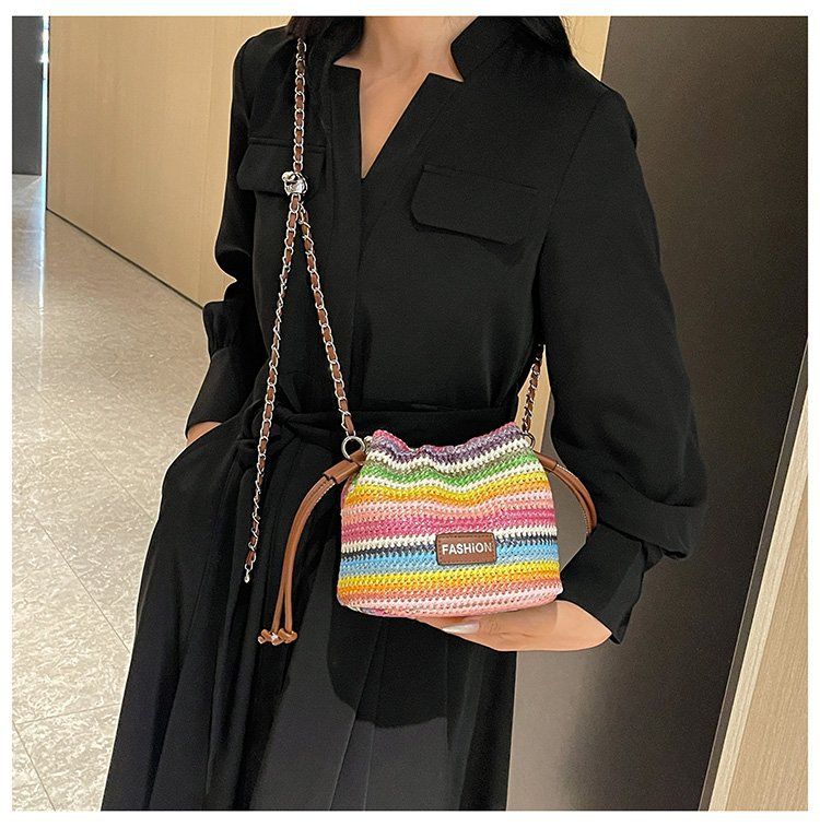 Borsa a secchiello intrecciata arcobaleno per donna_voghion.com