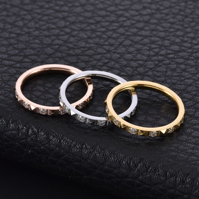 Damenschmuck Edelstahl Kleiner Duftstil 2MM Breiter K Gold Pyramidendiamantring Schmuckzubehör_voghion.com
