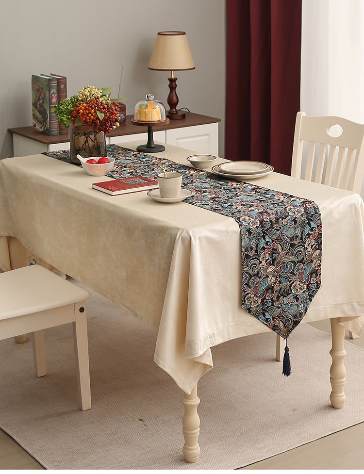 Classic Elegant Table Runner - Premium Fabric Dining Table Decor For Home Long Decorative Tablecloth_voghion.com