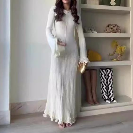 Abito elegante e sottile con scollo rotondo, manica a tromba, tinta unita, stile delicato da donna_voghion.com