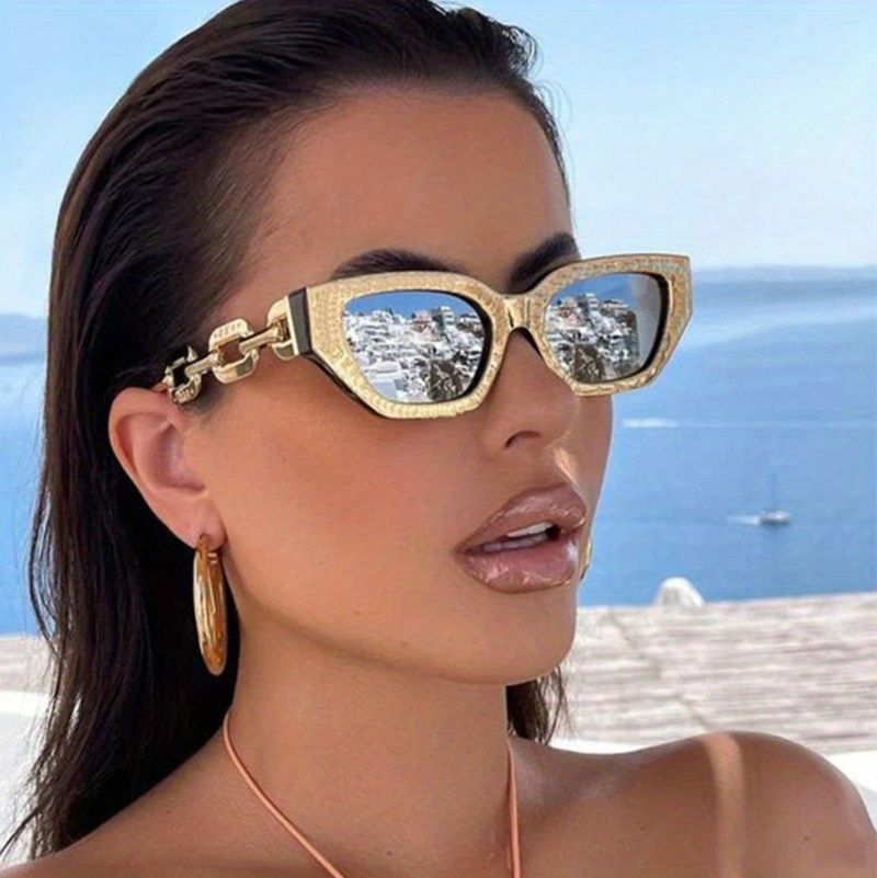 Occhiali da sole alla moda Cat Eye da donna e da uomo con lenti a specchio e ciondolo a forma di catena per feste estive in spiaggia_voghion.com