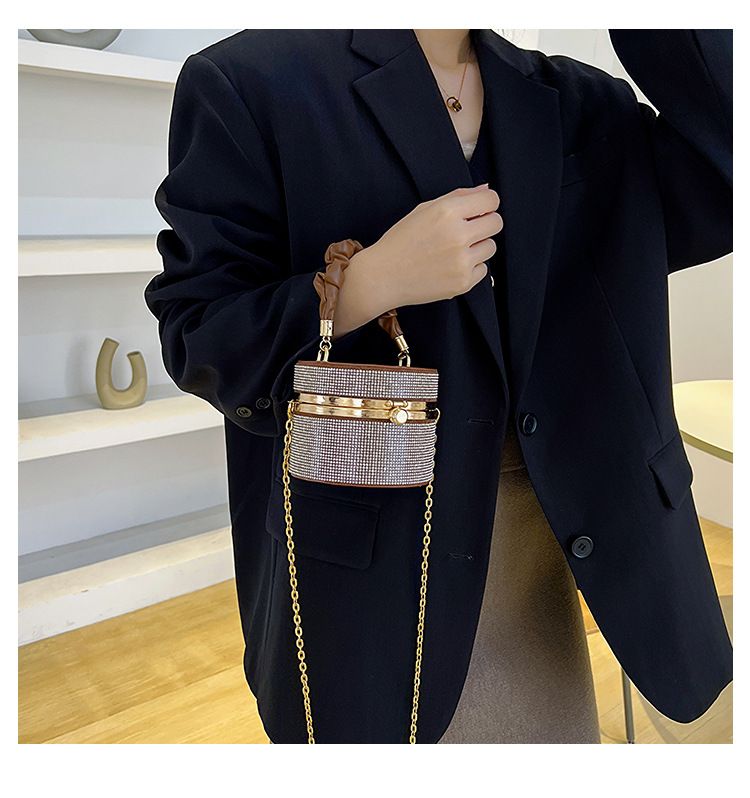 Borsa a tracolla a catena plissettata versatile, semplice ed elegante, mini flash dia alla moda, per donna_voghion.com
