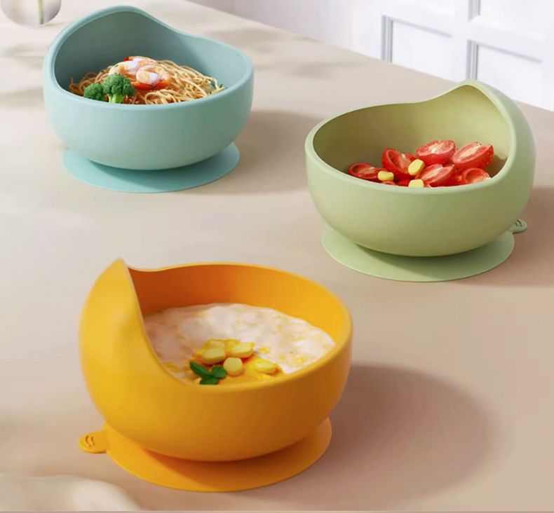 Conjunto de tigelas de alimentação para bebês de silicone de grau alimentício, cor sólida, à prova d'água, tigela de alimentação para crianças com colher, conjunto de talheres para crianças_voghion.com