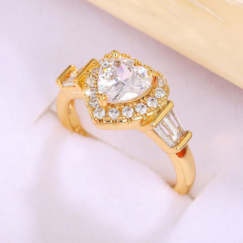 Cao Shi exaggerates heart-shaped, Valentine's Day proposal and engagement gift, super sparkling love zircon women's_voghion.com