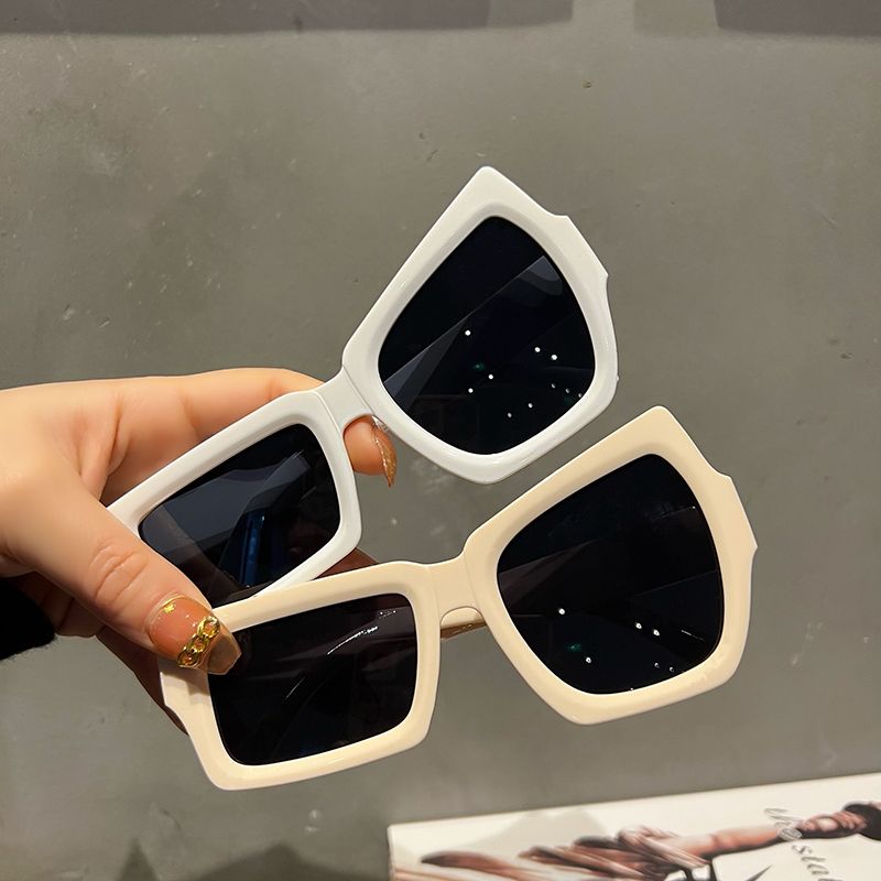 LazyZoom Pu Young Same Style New Arrival Ins Super Popular Fashion Wind Eyebrow Picking Funny Personality Irregular Sunglasses_voghion.com