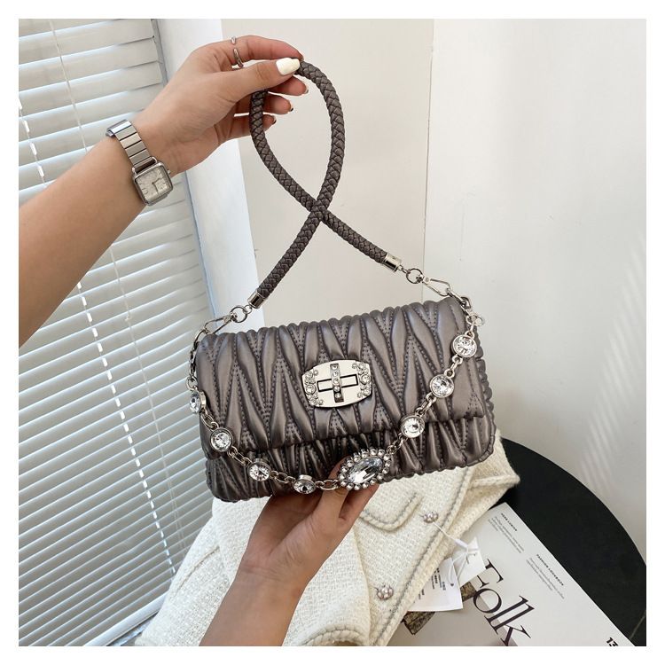 Fashionable and versatile niche chain bag one shoulder pleated diamond small fragrance style net celebrity ladies small bag ins shoulder bag_voghion.com