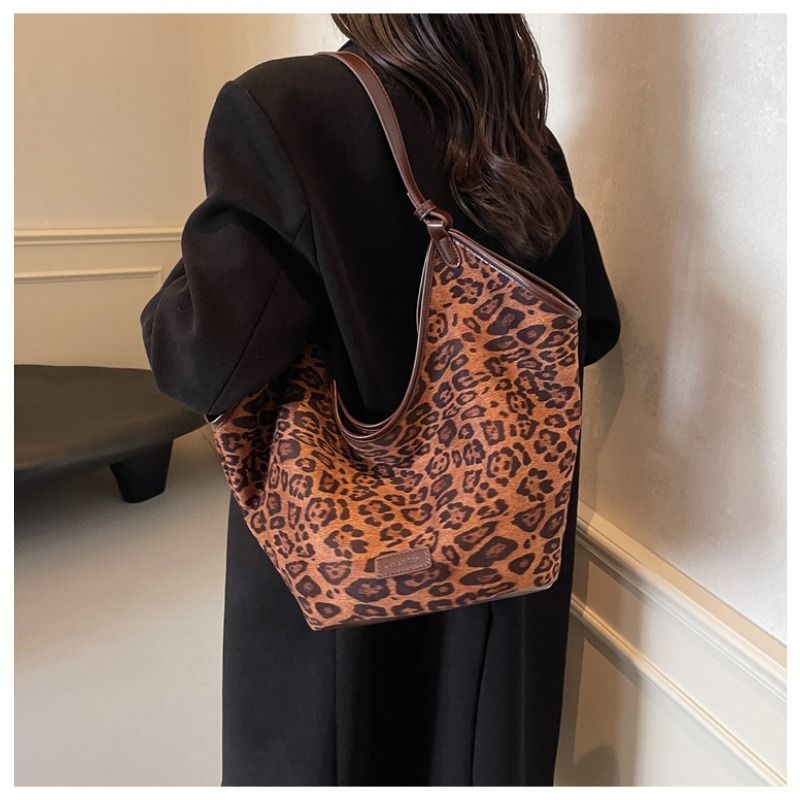 Bolso de hombro retro con estampado de leopardo para mujer, moderno bolso de mano con cremallera metálica para viajes de otoño en Europa y América._voghion.com