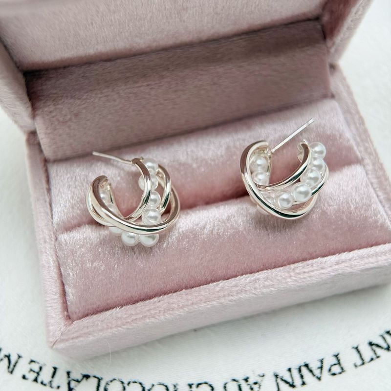Stile francese delicato, elegante temperamento, perla, personalità femminile, 2025, nuovi orecchini versatili, sensazione di alta qualità_voghion.com