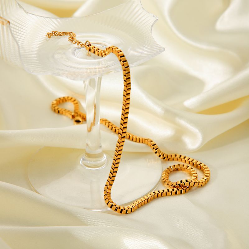 Eenvoudige doosvormige ketting voor dames, roestvrij staal verguld met 18 karaat goud, mode sieraden accessoires_voghion.com