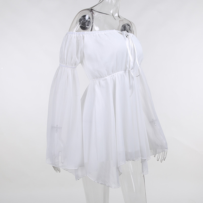 Schmal geschnittenes Damenkleid mit Taillengürtel und ausgestellten Ärmeln_voghion.com