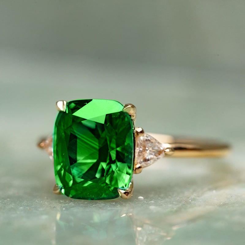 Cao Shi's New Square Triangle With Light Luxury Four Claw Set Zircon Ring Fashion High Grade Jewelry_voghion.com