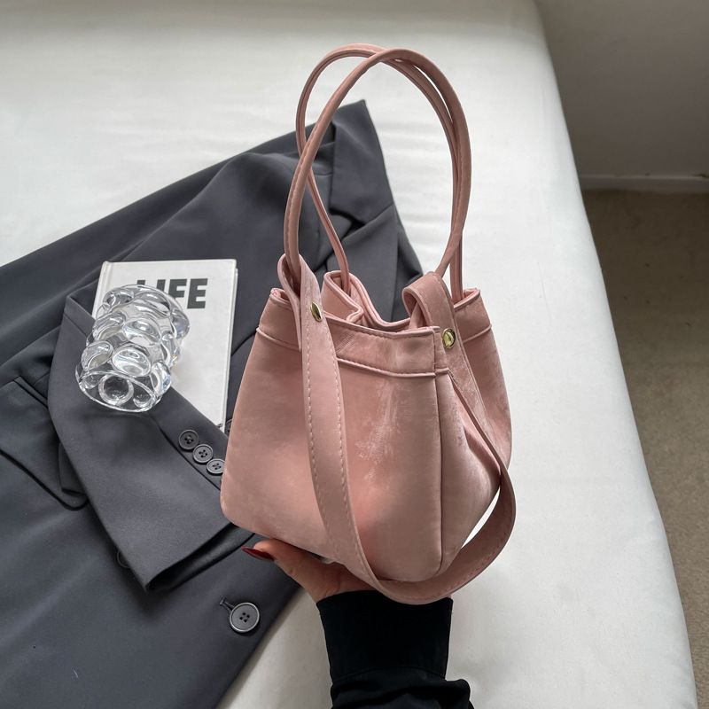 Niche Handbag For Women 2025 Summer New High-end Versatile Shoulder Korean Fashion Simple Tote Bucket Bag_voghion.com