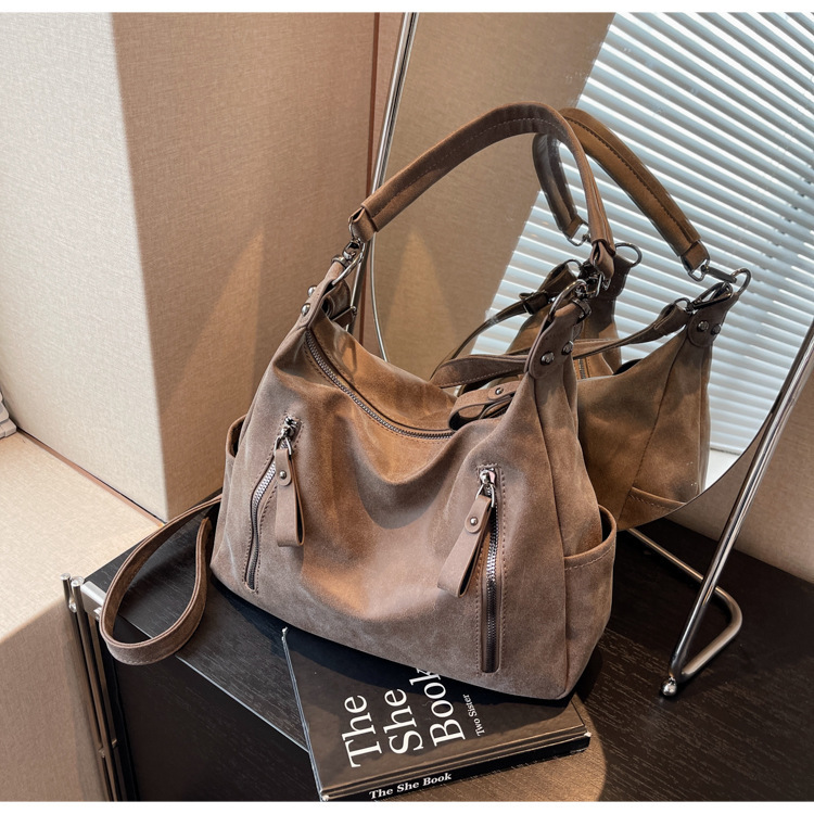 Sacs à bandoulière pour femme, avec une texture fine, pour les étudiantes en cours. Sac à bandoulière simple de grande capacité pour les déplacements quotidiens. Sacs fourre-tout._voghion.com