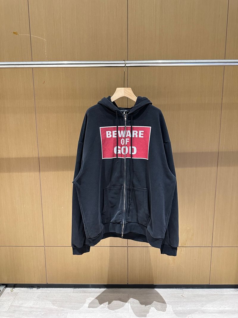 Distressed Zip-Up Hoodie – Oversized Streetwear, Washed Black, Screen-Printed Slogan (Sizes 1-3)_voghion.com