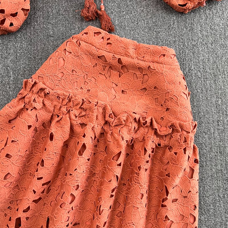 Conjunto feminino de duas peças com camisa curta e manga lanterna, cintura alta e saia justa em A_voghion.com